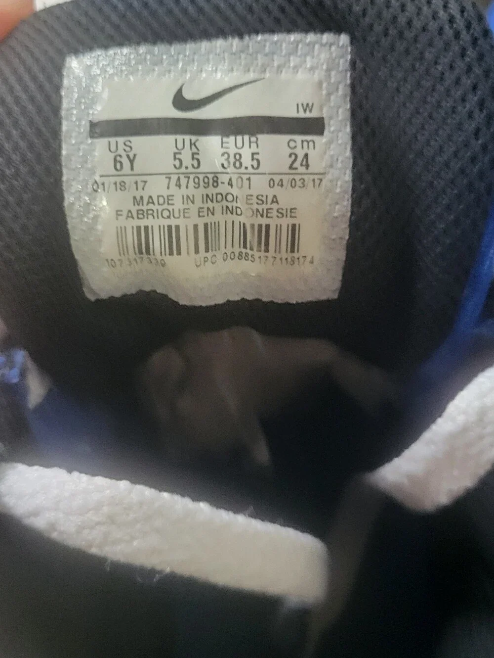Nike Hustle D7 Boys 6y Hightops Royal Blue & Black